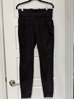 Rock & Republic Women’s Faded Black Skinny Jeans